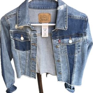 LEVI’S BIG GIRLS DENIM CROPPED TRUCKER JACKET SIZE L